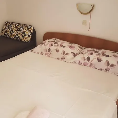 Danijela & Vlado - Two Bedroom With Balcony And Garden View Apartamento