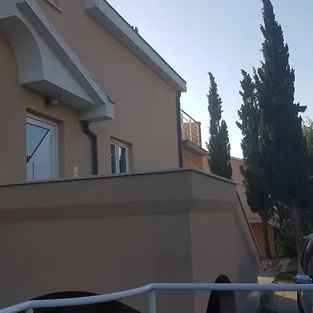 Danijela & Vlado - Two Bedroom With Balcony And Garden View