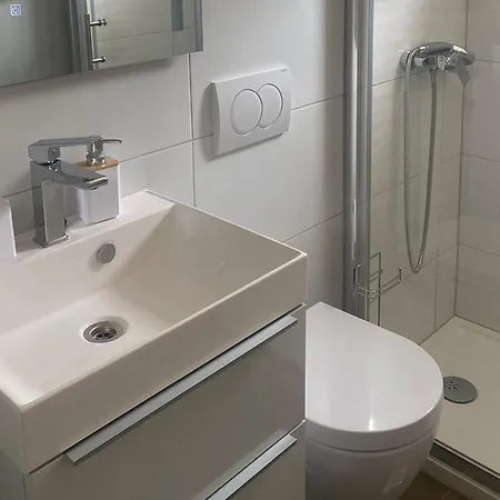 아파트 Danijela & Vlado - Two Bedroom With Balcony And Garden View