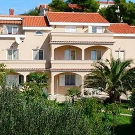 Danijela & Vlado - Two Bedroom With Balcony And Garden View 아파트 *