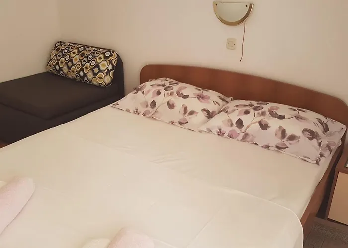 Danijela & Vlado - Two Bedroom With Balcony And Garden View Apartmán