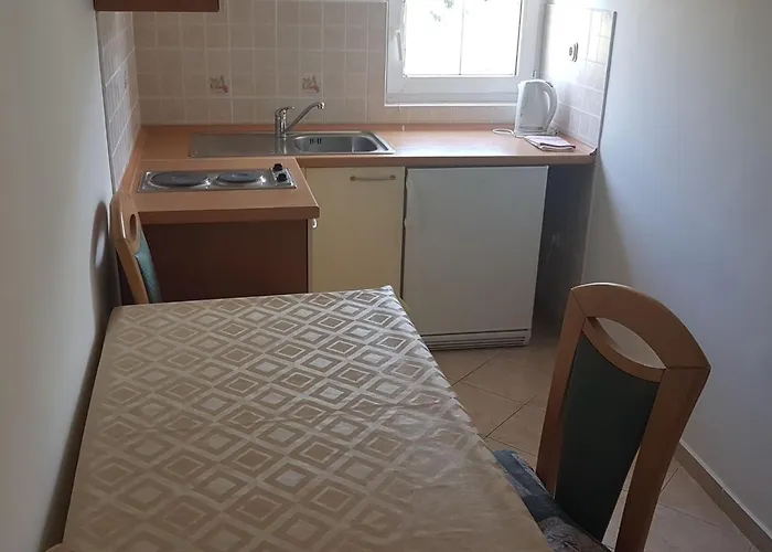 Danijela & Vlado - Two Bedroom With Balcony And Garden View Apartamento *