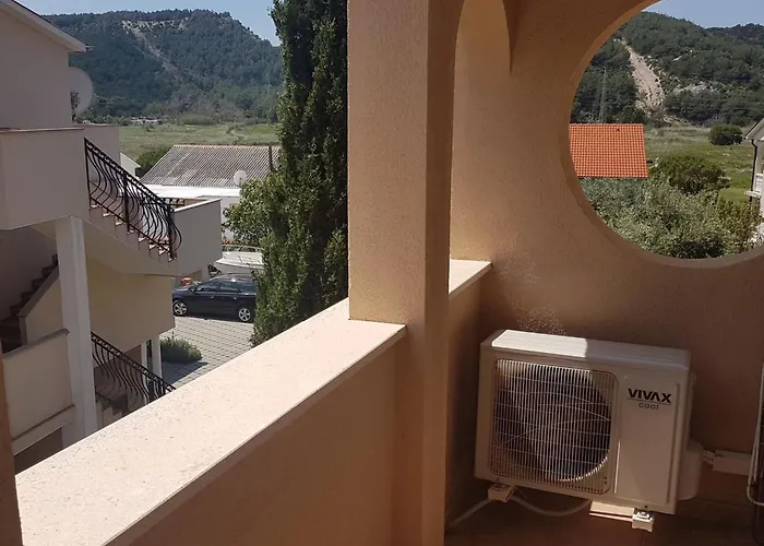 Apartamento Danijela & Vlado - Two Bedroom With Balcony And Garden View *